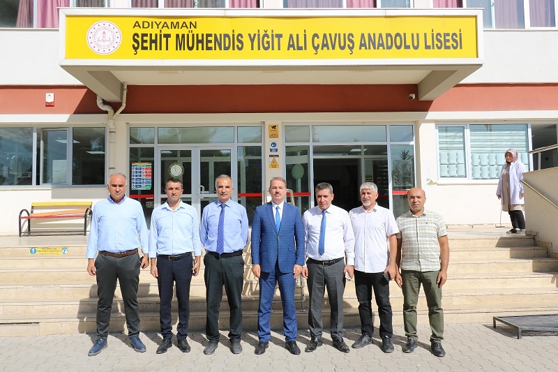 ADIYAMAN İL MİLLİ EĞİTİM MÜDÜRÜ ALİ TOSUN OKUL ZİYARETLERİNE DEVAM EDİYOR