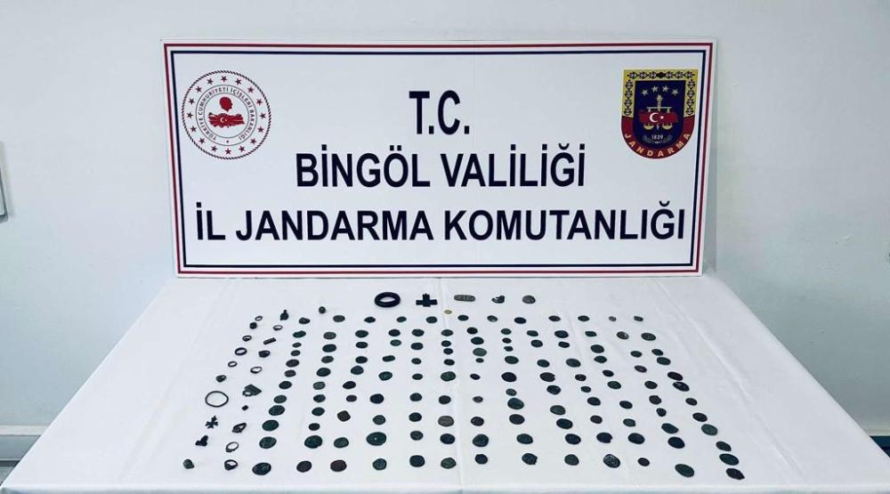 BİNGÖL'DE TARİHİ ESER HIRSIZLARINA KARŞI MÜCADELE: 160 DEĞERLİ ESER KURTARILDI