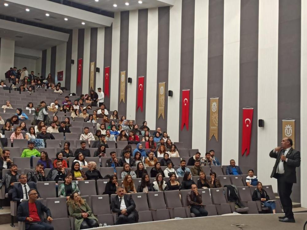 EĞİTİMCİ YAZAR HACI ORMANOĞLU'NDAN MOTİVASYON DOLU KONFERANS!