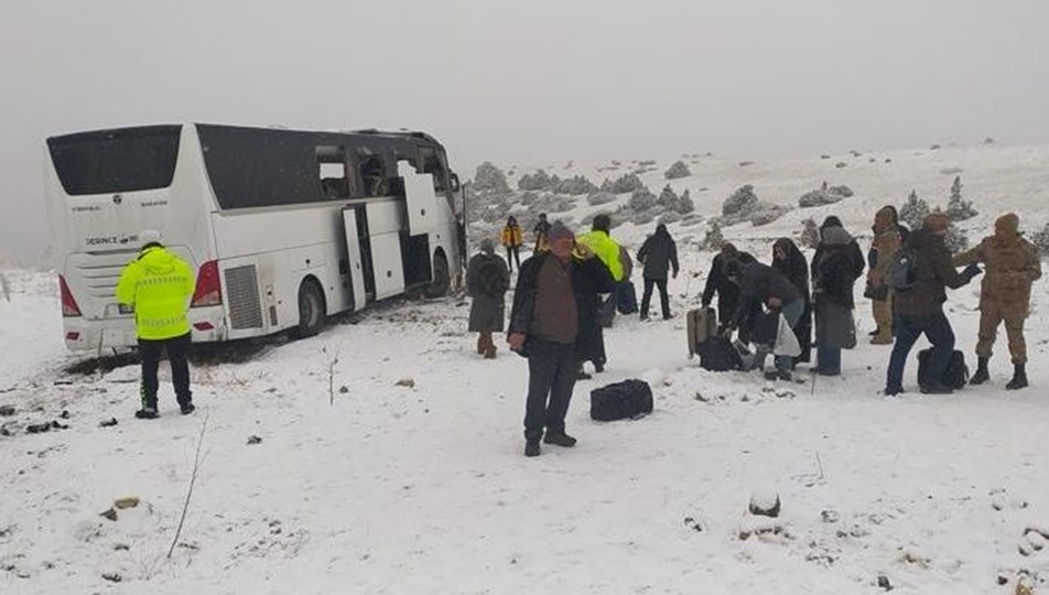 Kars’ta Zincirleme Kaza! İki Kişi Hayatını Kaybetti, Sekiz Kişi Yaralandı.