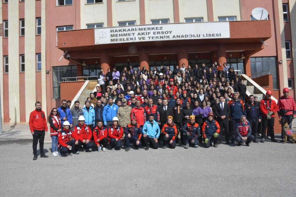 Hakkari’deki Tatbikat Gerçeğini Aratmadı