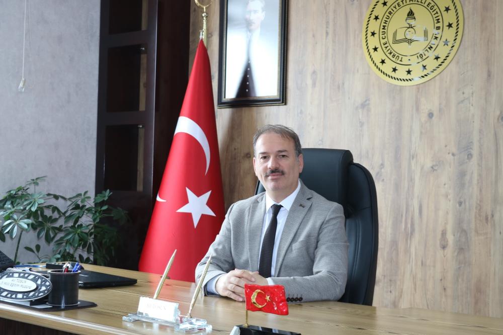 Müdür Tosun'un, 19 Mayıs Atatürk'ü Anma, Gençlik ve Spor Bayramı Mesajı