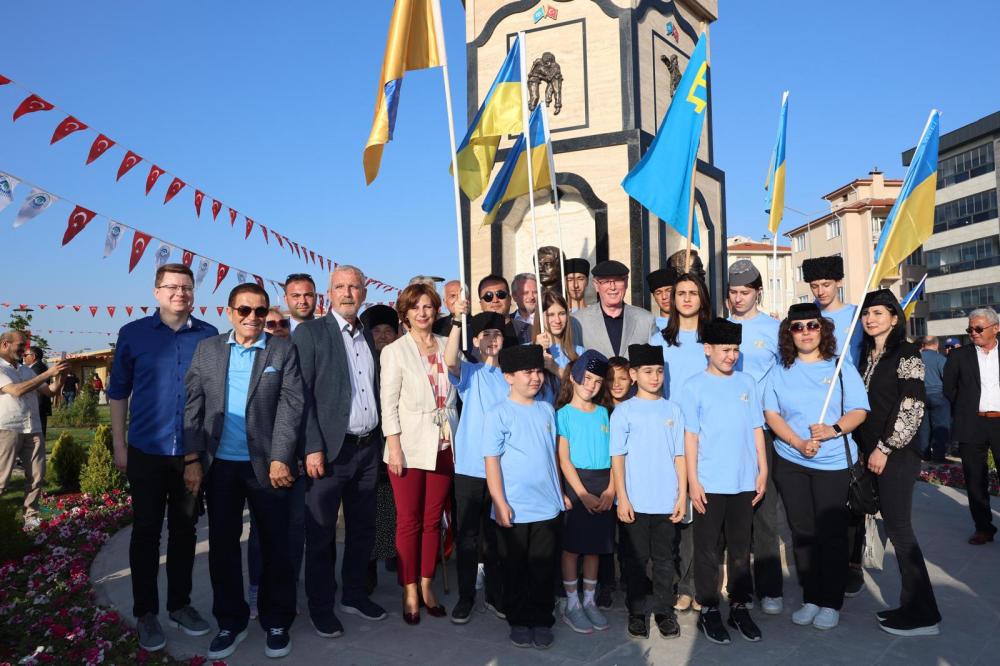 ODUNPAZARI BELEDİYESİ KIRIM SÜRGÜNÜ UNUTULMASIN DİYE KIRIM KÜLTÜR PARKI VE ANITI AÇTI.