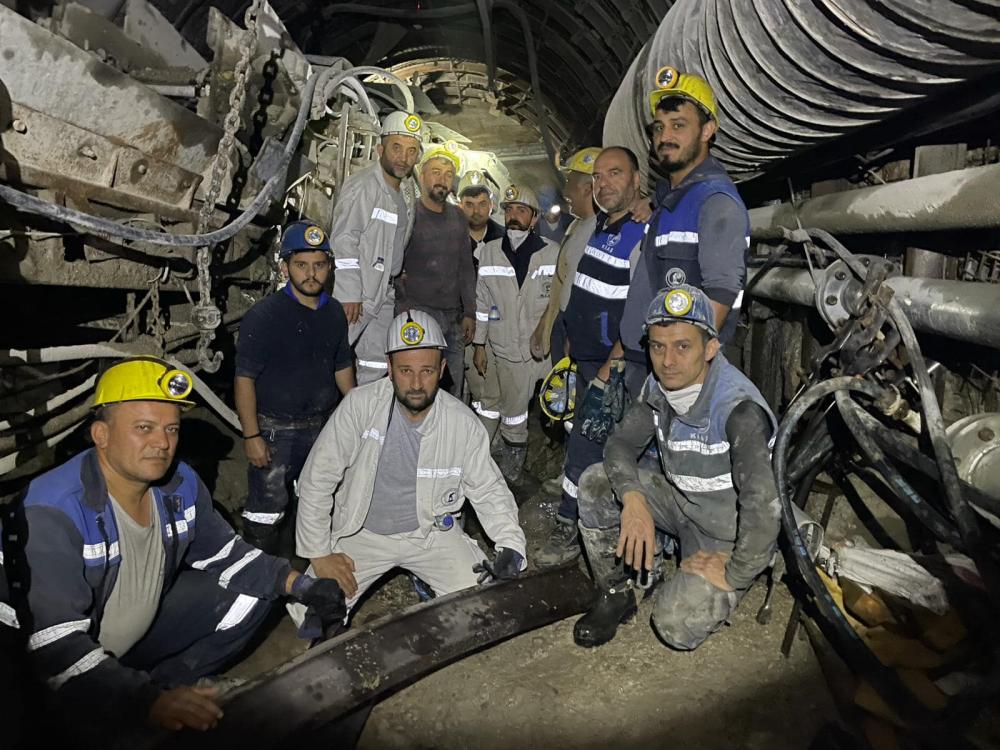 Sendika yetkilileri Madencileri çalıştıkları ortamda ziyaret etti