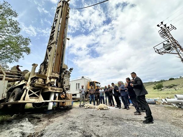 ASKİ GÜDÜL ÇAĞA MAHALLESİNDE SONDAJ VURDU VE 275 METREDE SUYA ULAŞTI