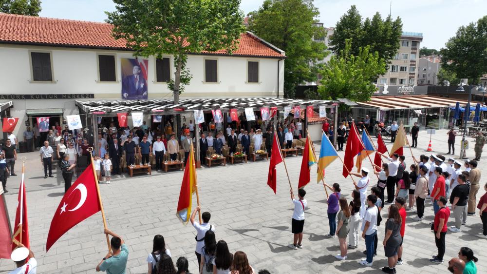 TÜRKLERİN ANADOLU'DAN RUMELİ'YE GEÇİŞİNİN 670. YIL DÖNÜMÜ GELİBOLU’DA TÖRENLERLE KUTLANDI