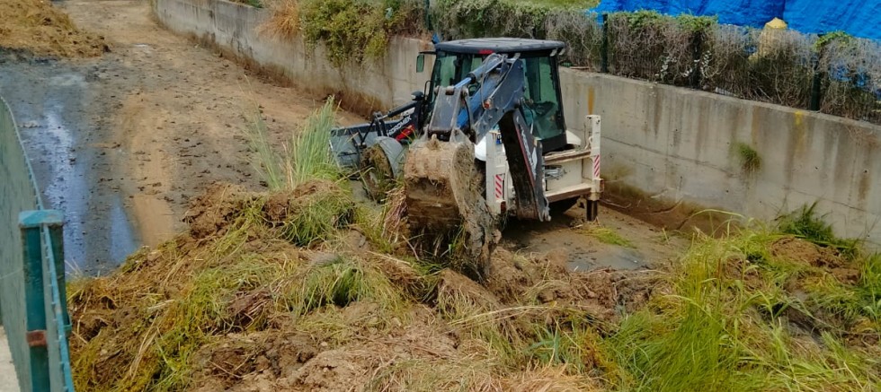 Gelibolu Belediyesi dere ıslah çalışmalarını başlattı