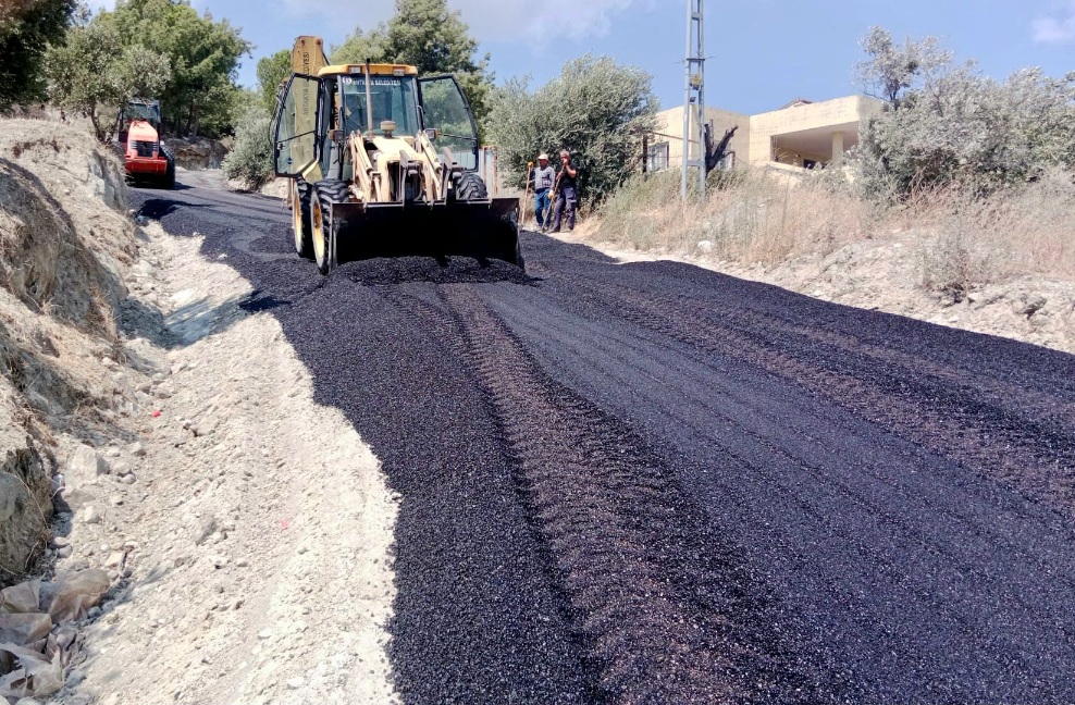 ANTAKYA BELEDİYESİ BEŞ MAHALLEDE ASFALTLAMA ÇALIŞMASI YAPTI