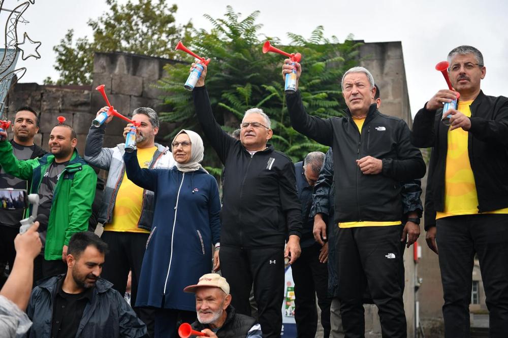 Kayseri Yarı Maratonu'nda 2024 Avrupa Spor Şehri Coşkusu