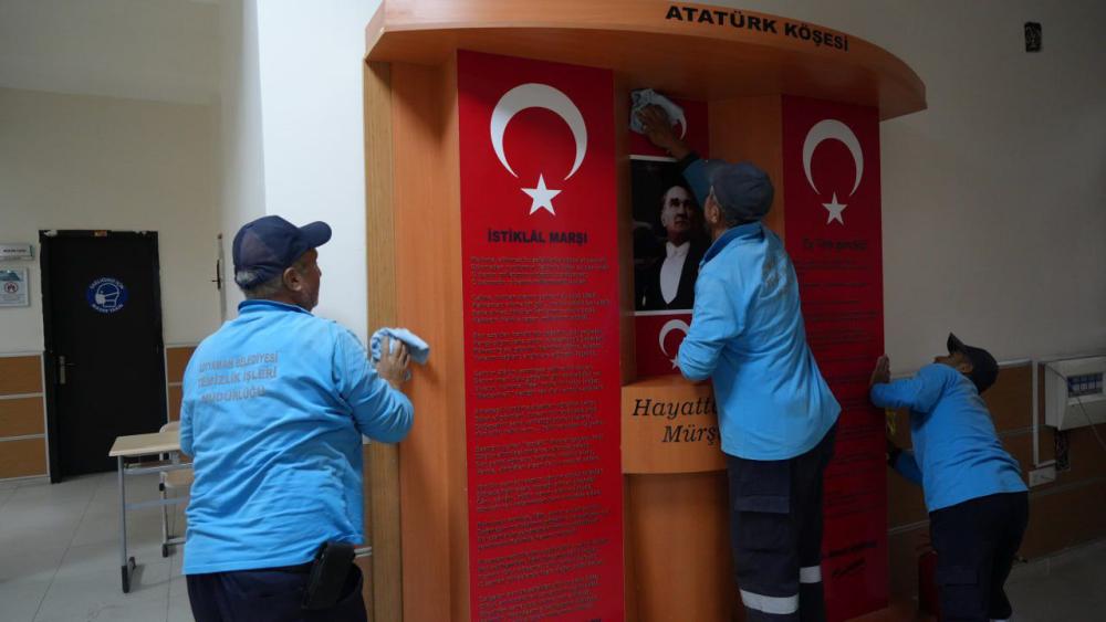 Adıyaman Belediyesi, Okullarda Detaylı Temizlik Çalışmaları Gerçekleştiriyor