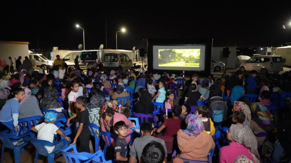 K-13 Konteyner Kentte Açık Hava Sinemasıyla Çocuklar Mutlu Oldu: Adıyaman Belediyesi’nden Kapanış Etkinliği