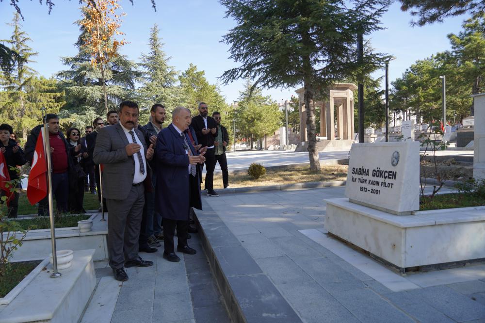 Prof. Dr. Ümit Özdağ'dan Sert Mesaj: 'Türkiye Cumhuriyeti'ni Savunmaya Kararlıyız'