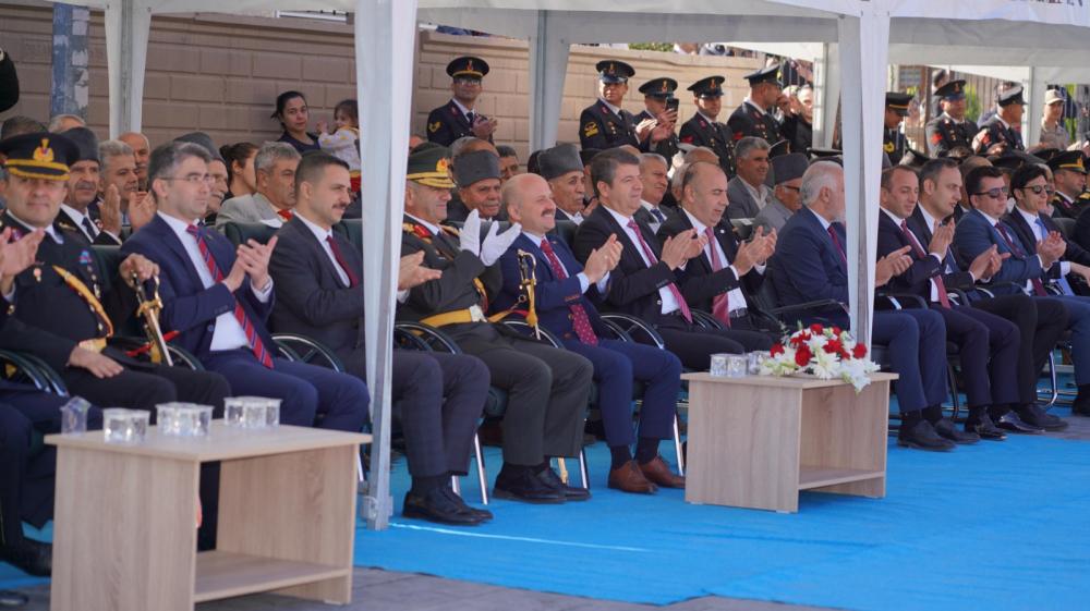 Adıyaman’da Cumhuriyet Bayramı Töreninde Halk, Protokol Üyeleriyle Bir Aradaydı