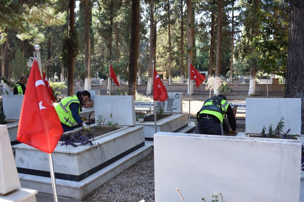 Hatay Büyükşehir’den 103 Mezarlıkta Temizlik ve Taziye Çadırı Hizmeti