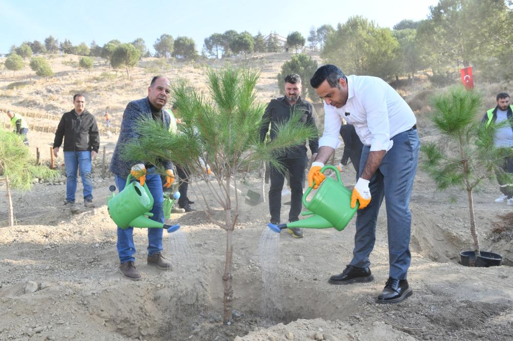 Çiğli Belediyesi’nden Ağaçlandırma Günü'nde 500 Fidan Dikimi