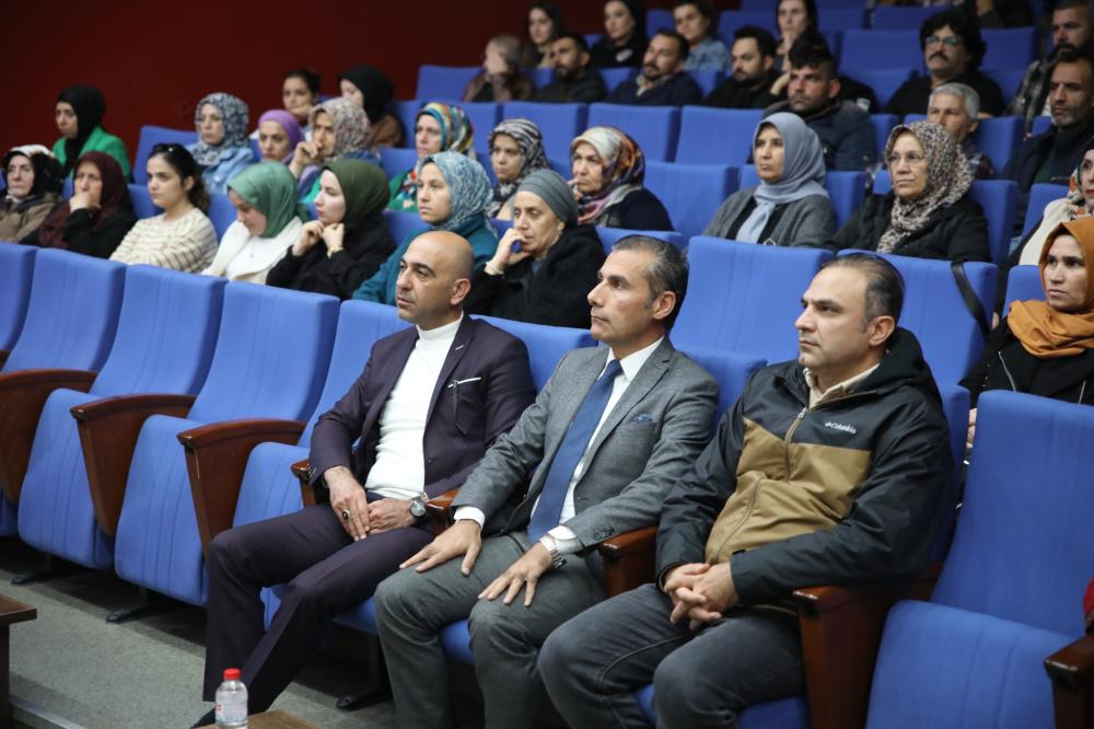 Adıyaman’da SiBERAY Projesi Kapsamında Siber Suçlara Karşı Farkındalık Eğitimi