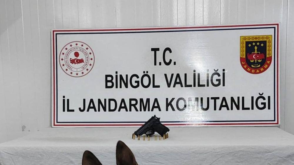 BİNGÖL’DE JANDARMA OPERASYONUNDA UYUŞTURUCU VE AV TÜFEKLERİ ELE GEÇİRİLDİ