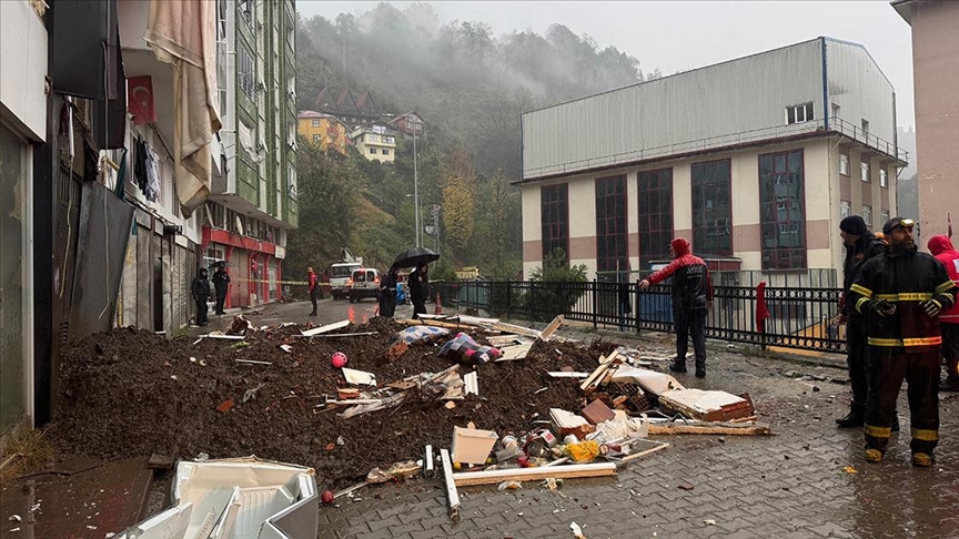 Rize’de Heyelan Faciası: Bir Kişi Hayatını Kaybetti