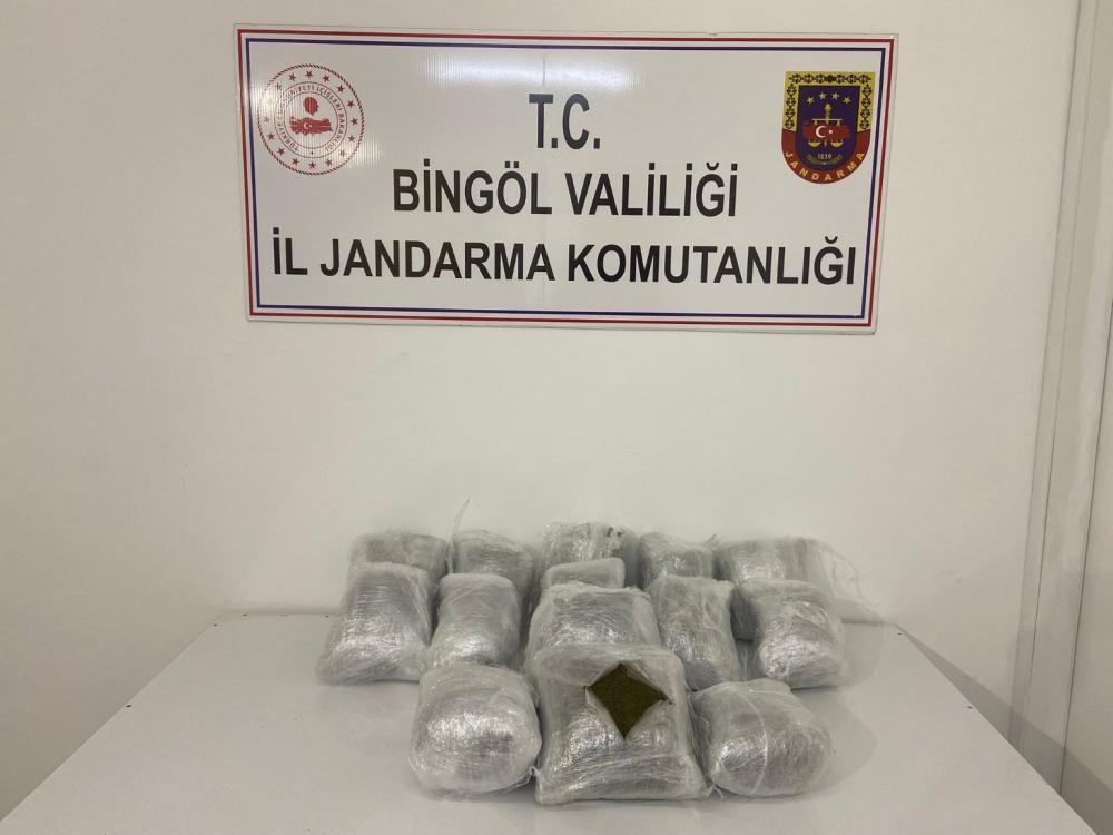 Bingöl Jandarması’ndan Uyuşturucu Operasyonu: 19 Kilo Toz Esrar Ele Geçirildi