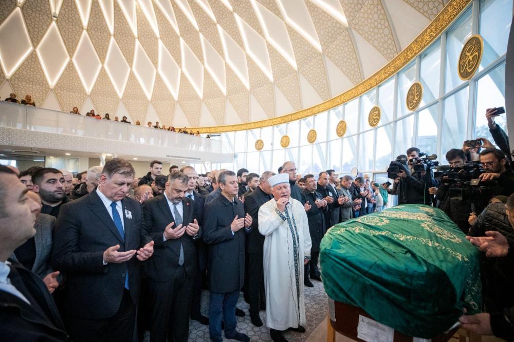 GÜZELBAHÇE BELEDİYE BAŞKANI MUSTAFA GÜNAY'IN OĞLU ONUR GÜNAY SON YOLCULUĞUNA UĞURLANDI