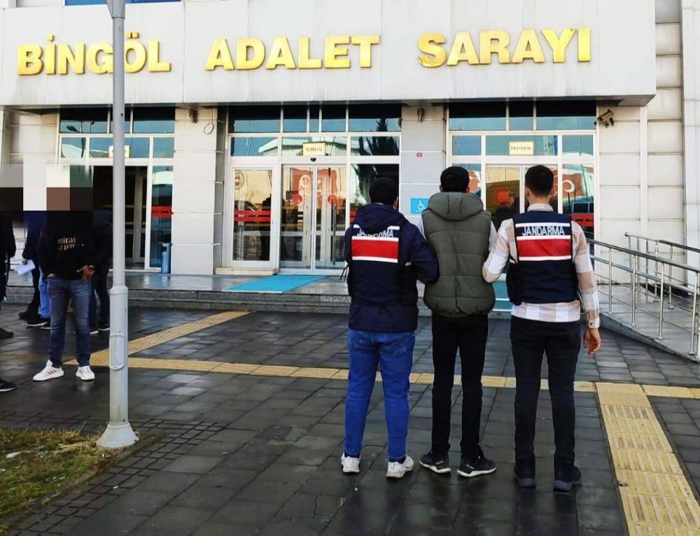 BİNGÖL JANDARMA OPERASYONU: FİRARİ HÜKÜMLÜ DAHİL 6 ŞÜPHELİ YAKALANDI