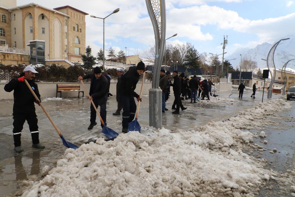 Kış Mevsiminin Zorlu Geçtiği Hakkari’de 55 Kişilik Ekip Görev Başında