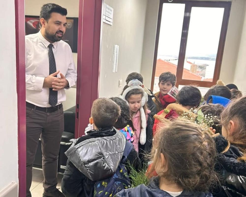 GELİBOLU'DA MİNİKLERDEN SAĞLIKLI YAŞAM MERKEZİ'NE ANLAMLI ZİYARET