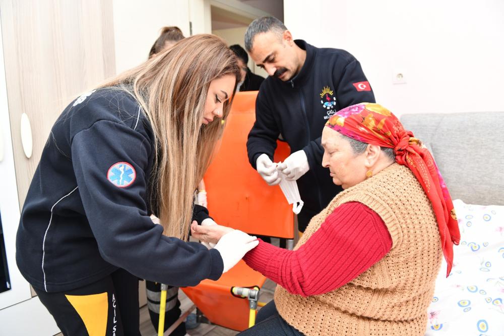 Çiğli Belediyesi’nden Sağlık ve Sosyal Destek Hizmetlerinde 7 Bin Kişiye Ulaşan Başarı