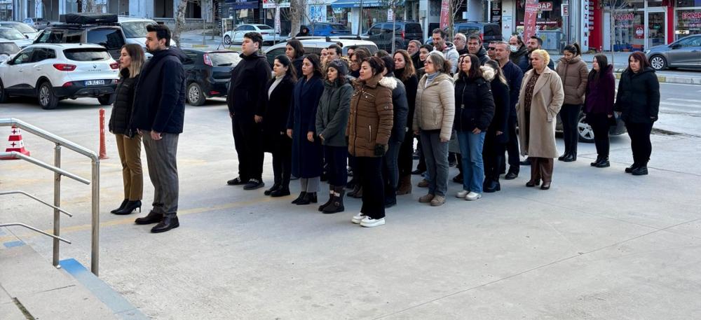 Gelibolu İlçe Sağlık Müdürlüğü Depremde hayatlarını kaybedenler için fidan dikti