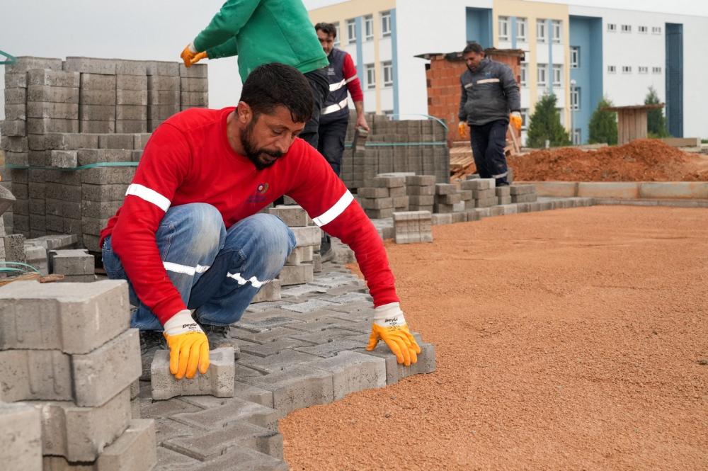 Gaziemir’in Yolları Yenileniyor: Belediye Çalışmalarına Hız Verdi