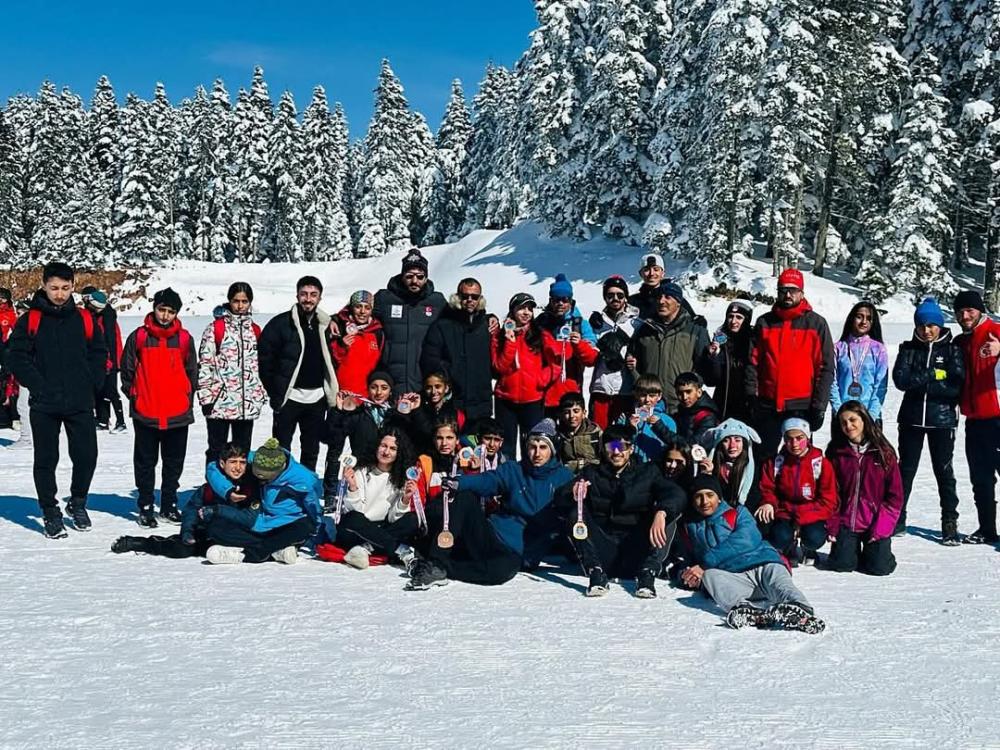 Hakkari Sporcuları Kayaklı Koşu Türkiye Şampiyonası’nda Zirvede!