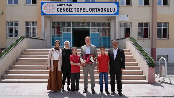 ADIYAMAN'DA BİLİM RÜZGARI ESTİ: İL MÜDÜRÜ ALİ TOSUN TÜBİTAK 4006 BİLİM FUARI’NA KATILDI