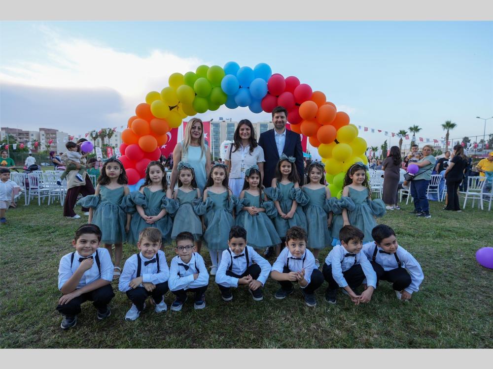 TARSUS’TA MİNİKLERDEN MEZUNİYET COŞKUSU
