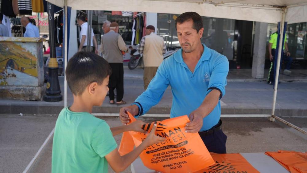 Adıyaman Belediyesi Ücretsiz Kurban Atık Poşeti Dağıttı