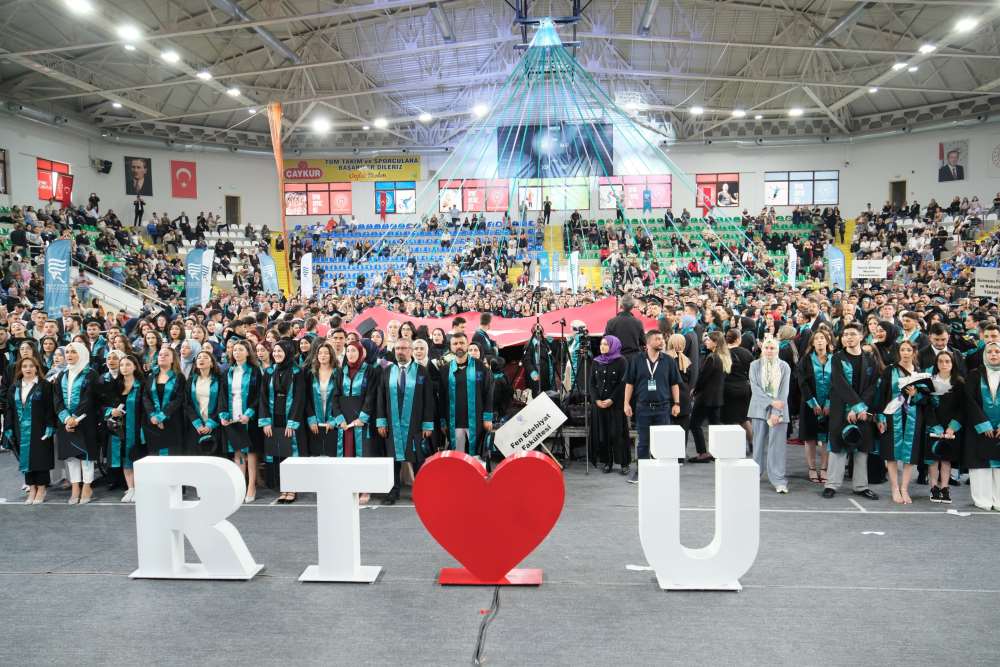 RTEÜ 19. Yıl Mezuniyet Coşkusu