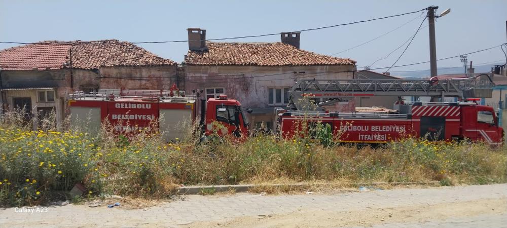 ÇÖP EV YANGINI KORKUTTU