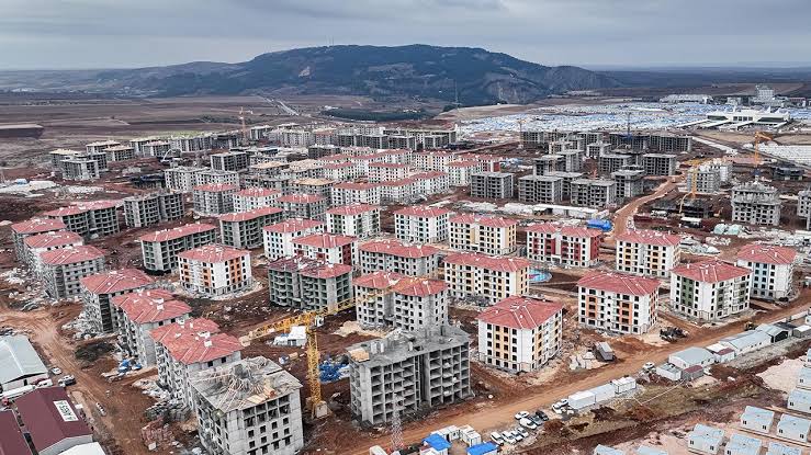 DEPREMZEDELERE TESLİM EDİLECEK KONUTLAR İÇİN 45 GÜNLÜK SÜRE BAŞLADI