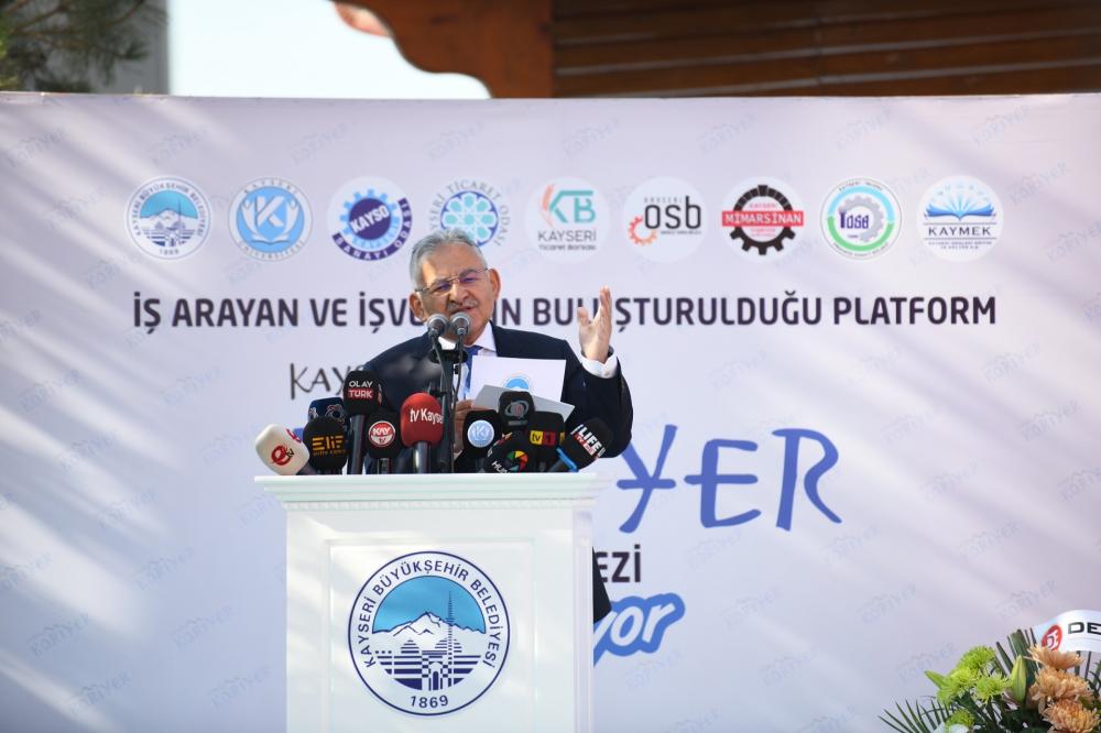 BÜYÜKŞEHİR’İN KAYSERİ KARİYER MERKEZİ, İLK 6 AYDA BİN 500’E YAKIN İSTİHDAMA ARACI OLDU