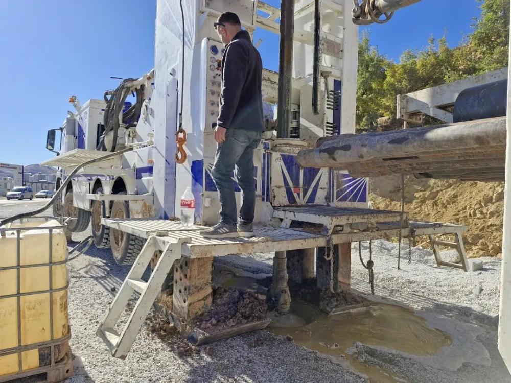 Kaymakam Pelvan, Deprem Konutları İçin Sondaj Çalışmalarını İnceledi