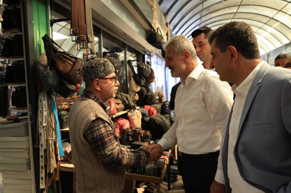 BAŞKAN ÖNTÜRK’TEN UZUN ÇARŞI ESNAFINA ZİYARET