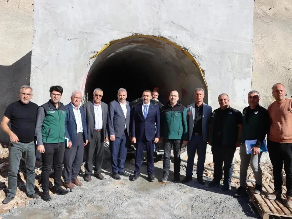 Çelikhan’da 10 Bin Dekarlık Tarım Arazisini Sulayacak Tünelde Sona Yaklaşılıyor