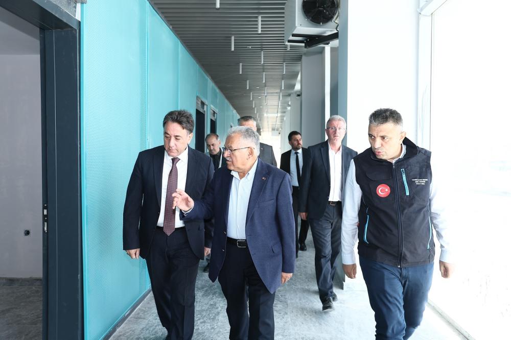 BAŞKAN BÜYÜKKILIÇ, 100 MİLYON TL’LİK YATIRIMLA DEVELİ’YE KAZANDIRILAN YENİ TERMİNAL BİNASINI İNCELEDİ