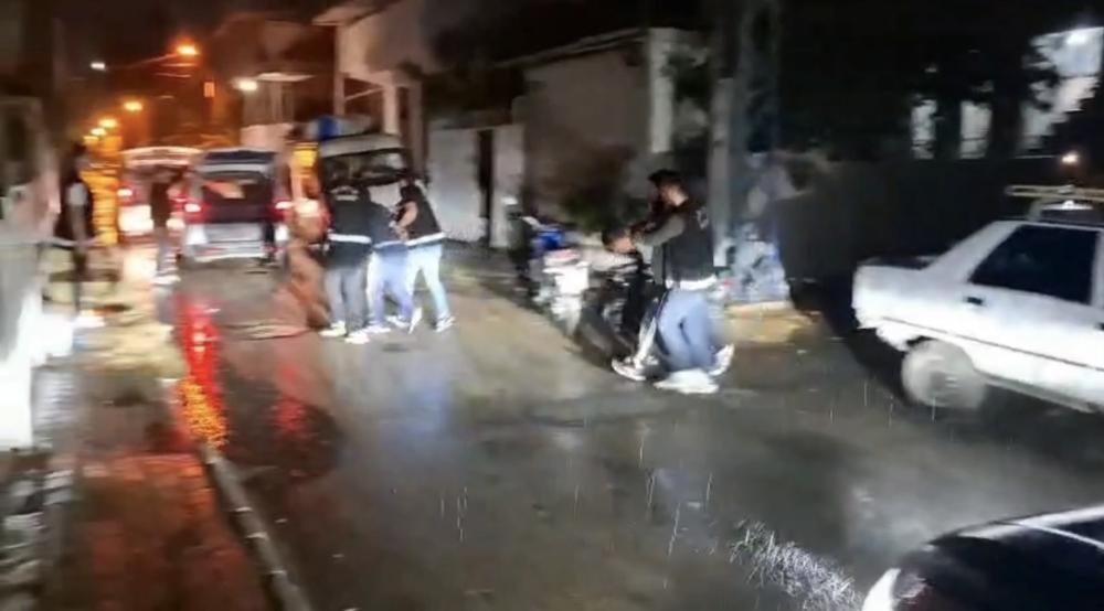 HATAY’DA DUVAR ARKASINDA GİZLENEN 2 FİRARİ SUÇLU YAKALANDI