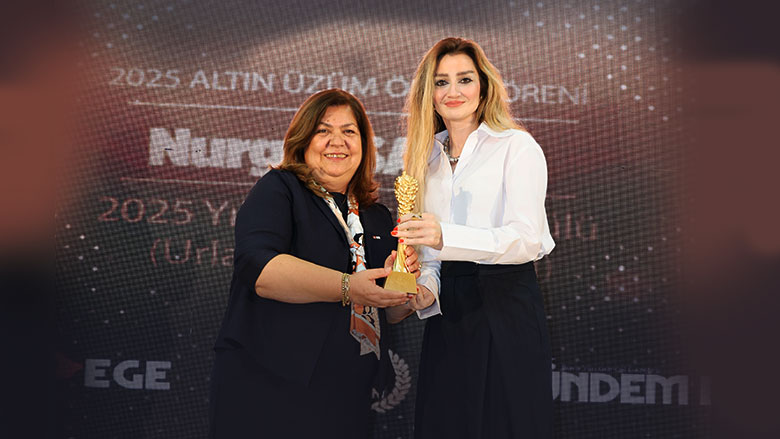 2025 İyilik Elçisi Ödülü Kızılay Başkanına