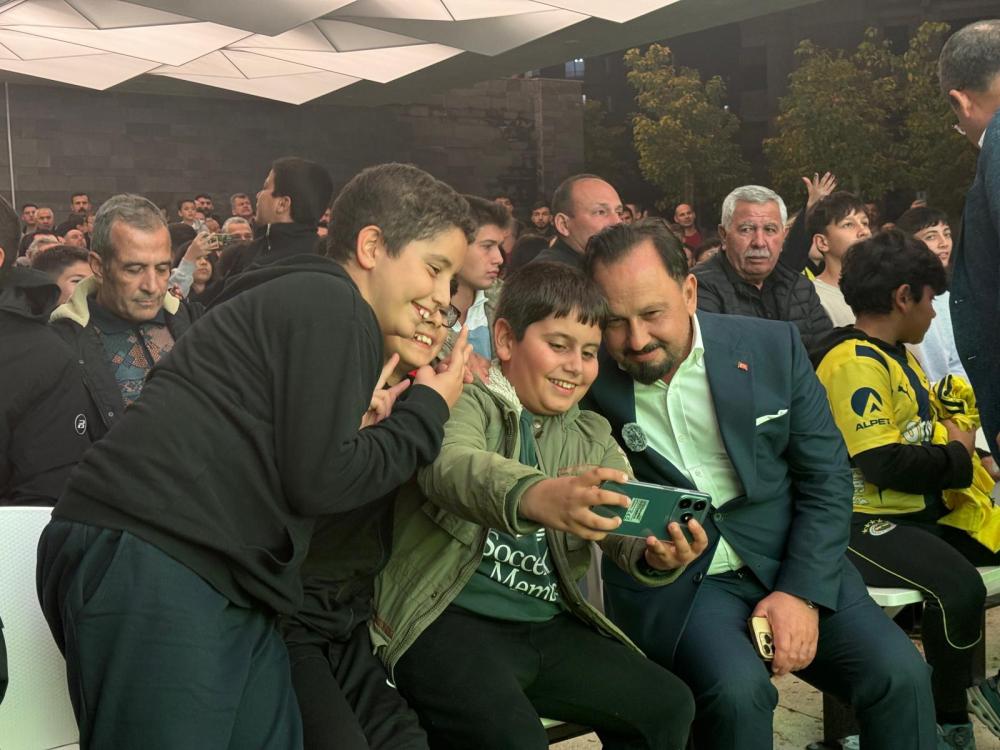 SARIÇAM’DA DERBİ COŞKUSU BAŞKAN ULUDAĞ’LA ZİRVEYE ÇIKTI