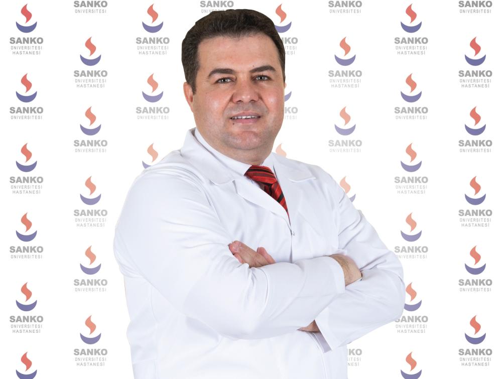 Doç. Dr. Mustafa Tanrıverdi: “HIV, Tüm Yaş Gruplarında Enfeksiyona Neden Olan Bir Virüstür”