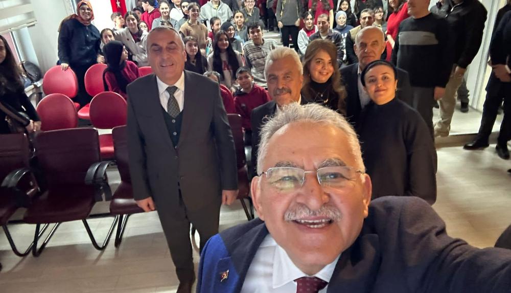 BÜYÜKKILIÇ, KARİYER GÜNLERİ KAPSAMINDA BURHAN DİNÇBAL ORTAOKULU ÖĞRENCİLERİ İLE BİR ARAYA GELDİ