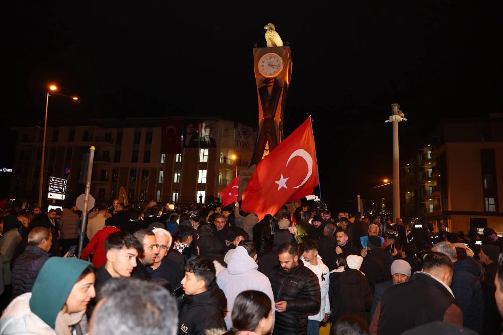 6 ŞUBAT 04.17 | ADIYAMAN DEPREM ŞEHİTLERİNİ SESSİZ YÜRÜYÜŞLE ANDI