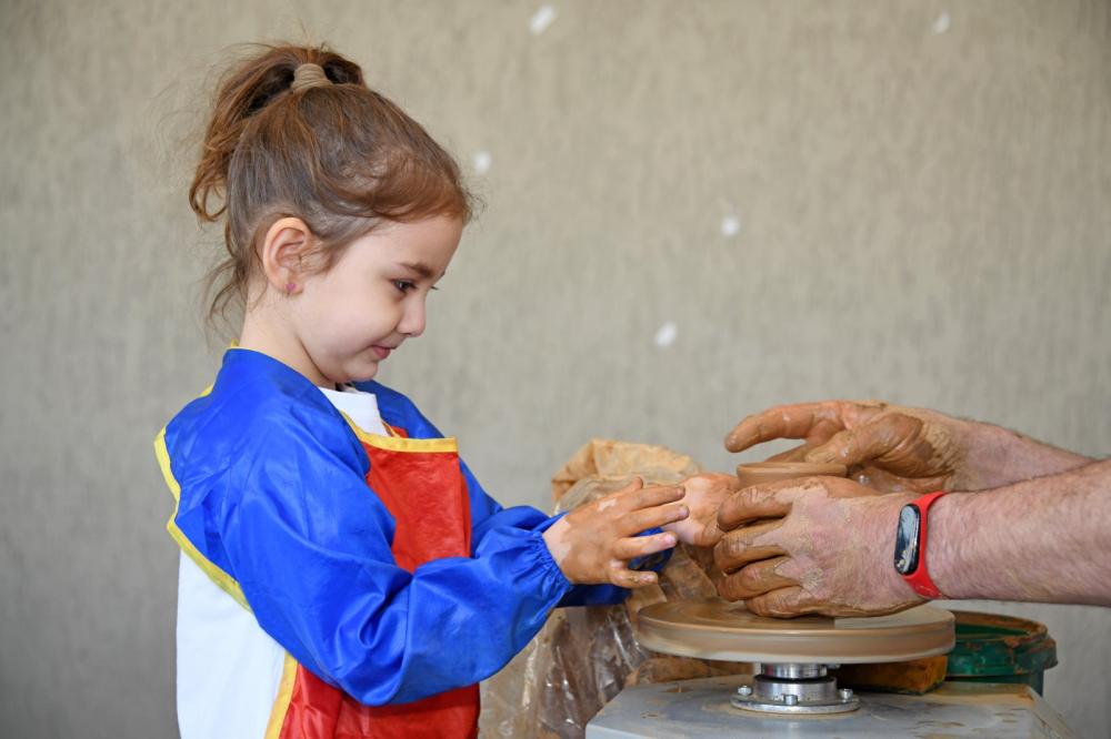   OSMANGAZİ BELEDİYESİ KREŞLERİNDE ÇOCUKLAR TOPRAĞA ŞEKİL VERDİ