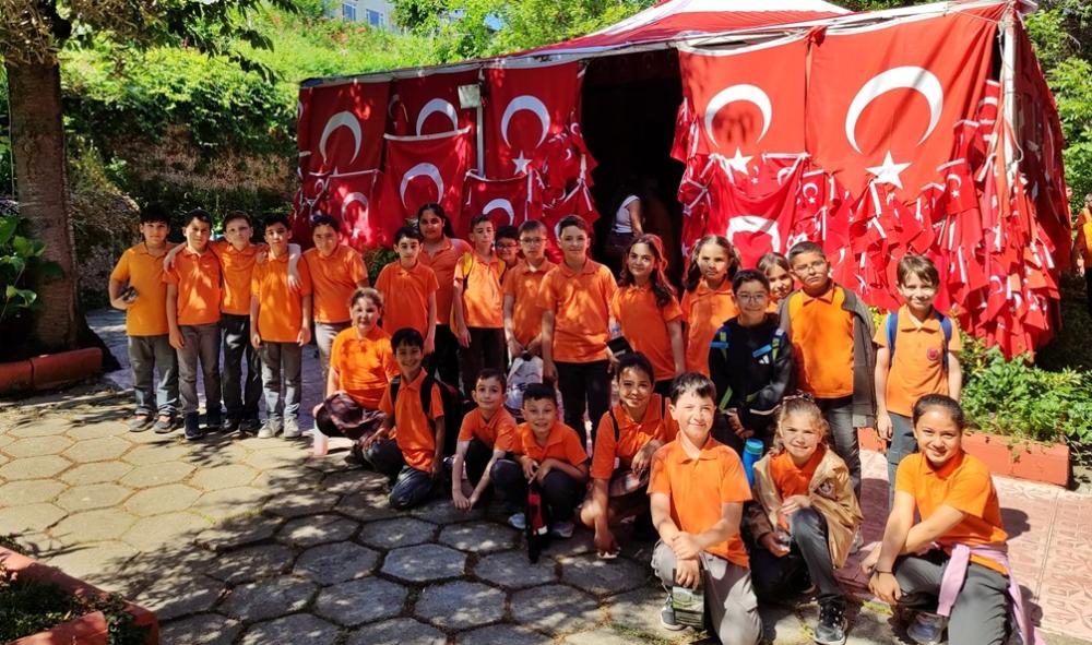 GELİBOLU’DA ÖĞRENCİLER TARİH YERLERİ VE MÜZELERİ GEZDİ
